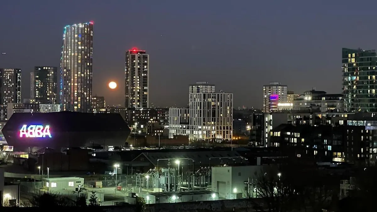 Sunset Heights Bright 2Br With City Views And Free Parking London 0*,