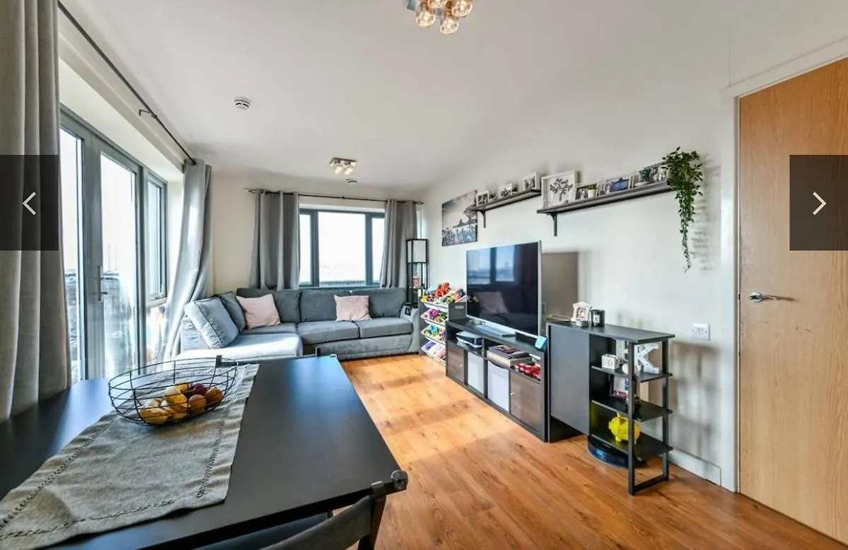 Apartment Sunset Heights Bright 2Br With City Views And Free Parking London United Kingdom