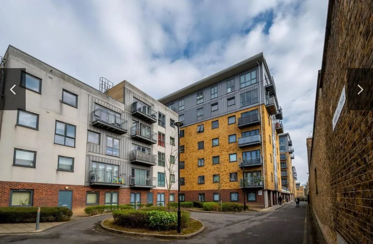 Apartment Sunset Heights Bright 2Br With City Views And Free Parking London
